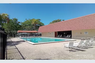 21821 S Heritage Cir #1, Pembroke Pines, FL 33029 - Photo 17