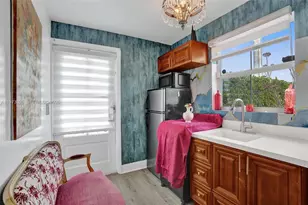 609 SW 2nd Ave, Hallandale Beach, FL 33009 - Photo 15