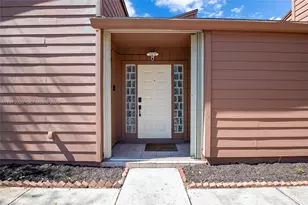 6185 Live Oak Ct, Tamarac, FL 33319 - Photo 3