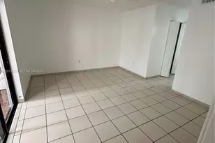 10839 NW 7th St, Miami, FL 33172 - Photo 7