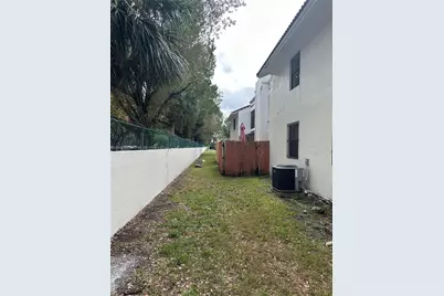 10839 NW 7th St #12-24, Miami, FL 33172 - Photo 19