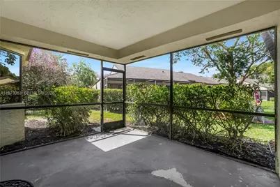 349 NW 94th Ter, Plantation, FL 33324 - Photo 5