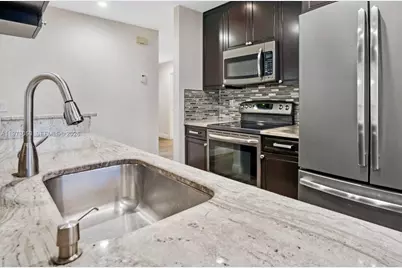 349 NW 94th Ter, Plantation, FL 33324 - Photo 7