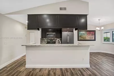 349 NW 94th Ter, Plantation, FL 33324 - Photo 9