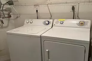 10229 NW 9th St Cir, Miami, FL 33172 - Photo 11