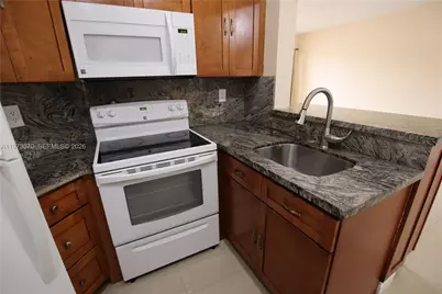 690 W Park Dr #2-204, Miami, FL 33172 - Photo 13