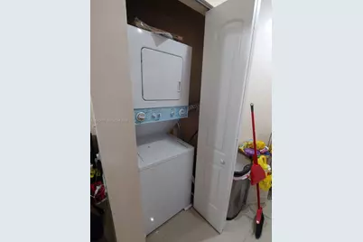 690 W Park Dr #2-204, Miami, FL 33172 - Photo 15