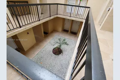 690 W Park Dr #2-204, Miami, FL 33172 - Photo 53