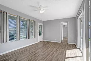 949 SE 10th Ct, Pompano Beach, FL 33060 - Photo 9