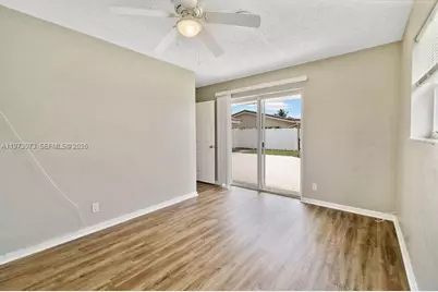 949 SE 10th Ct, Pompano Beach, FL 33060 - Photo 25