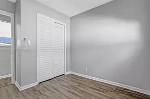949 SE 10th Ct, Pompano Beach, FL 33060 - Photo 21