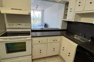 20301 W Country Club Dr, Aventura, FL 33180 - Photo 9