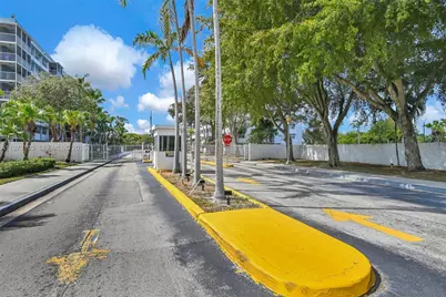 700 NW 214th St #321, Miami Gardens, FL 33169 - Photo 3