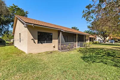 5356 Gate Lake Rd #5356, Tamarac, FL 33319 - Photo 3