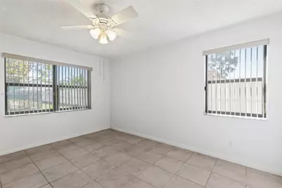 5356 Gate Lake Rd #5356, Tamarac, FL 33319 - Photo 13