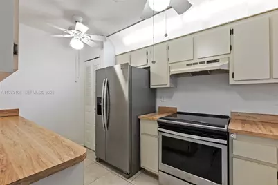 5356 Gate Lake Rd #5356, Tamarac, FL 33319 - Photo 5