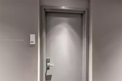 1300 Brickell Bay Dr #903, Miami, FL 33131 - Photo 5