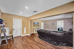 2462 Washington St, Hollywood, FL 33020 - Photo 15