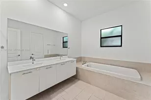 17564 SW 41st St, Miramar, FL 33029 - Photo 23