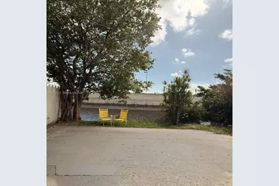 1281 NW 31st Ave, Miami, FL 33125 - Photo 5
