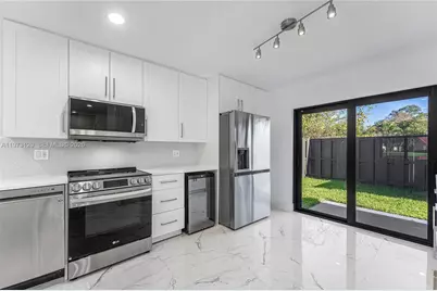 2007 Woodlands Way, Deerfield Beach, FL 33442 - Photo 13