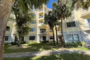 8290 Lake Dr, Doral, FL 33166 - Photo 43