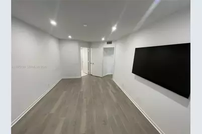 8290 Lake Dr #116, Doral, FL 33166 - Photo 17
