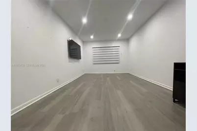 8290 Lake Dr #116, Doral, FL 33166 - Photo 15