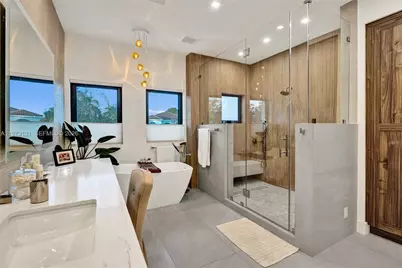 1572 NE 194th St, Miami, FL 33179 - Photo 49