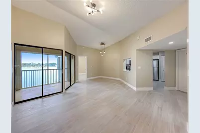 929 S Hamilton Dr #929E, Homestead, FL 33034 - Photo 3