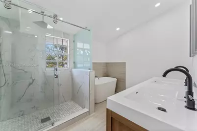 2548 Tortugas Ln, Fort Lauderdale, FL 33312 - Photo 17