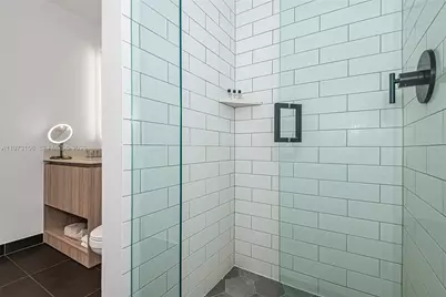 398 NE 5th St #2415, Miami, FL 33132 - Photo 21