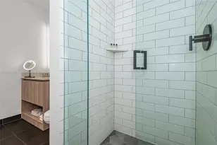 398 NE 5th St, Miami, FL 33132 - Photo 21