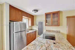 350 Collins Ave, Miami Beach, FL 33139 - Photo 11