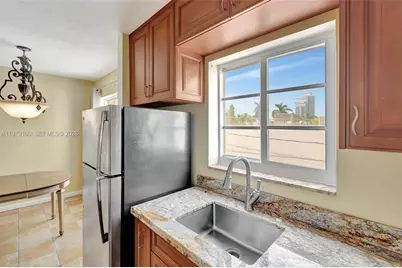 350 Collins Ave #306, Miami Beach, FL 33139 - Photo 9