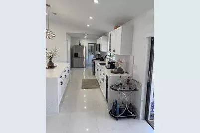 1801 NW 42nd St, Oakland Park, FL 33309 - Photo 11