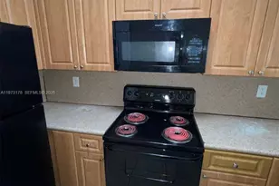 1661 SE 29th Ct, Homestead, FL 33035 - Photo 3