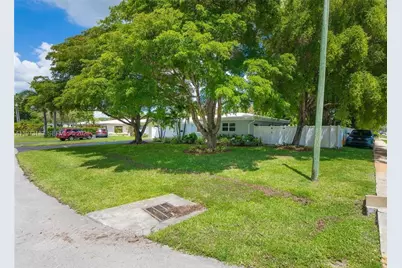 1791 NE 46th St, Oakland Park, FL 33334 - Photo 23