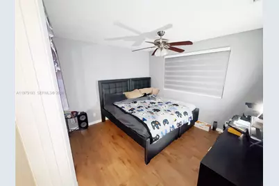 926 SW 102nd Ter, Pembroke Pines, FL 33025 - Photo 17