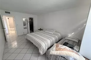 1825 W 44th Pl, Hialeah, FL 33012 - Photo 11