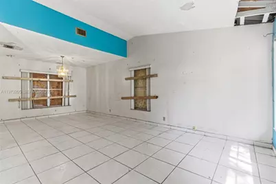 7389 NW 48th Pl, Lauderhill, FL 33319 - Photo 5