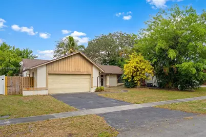 7389 NW 48th Pl, Lauderhill, FL 33319 - Photo 1