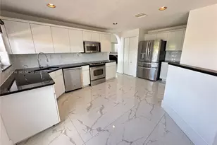 10965 NW 59th St, Doral, FL 33178 - Photo 13