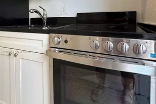 154 NW 62nd St, Miami, FL 33150 - Photo 9