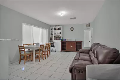 570 NE 169th St, North Miami Beach, FL 33162 - Photo 9