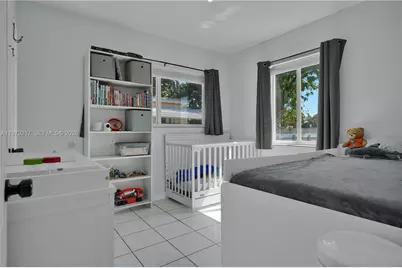 570 NE 169th St, North Miami Beach, FL 33162 - Photo 13