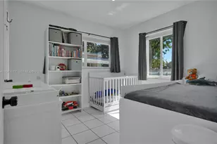 570 NE 169th St, North Miami Beach, FL 33162 - Photo 13