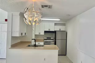 18324 NW 68th Ave, Hialeah, FL 33015 - Photo 7