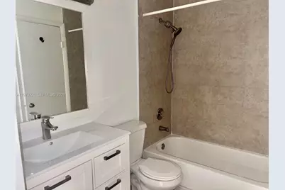 18324 NW 68th Ave #H, Hialeah, FL 33015 - Photo 5