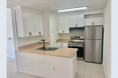 18324 NW 68th Ave #H, Hialeah, FL 33015 - Photo 3